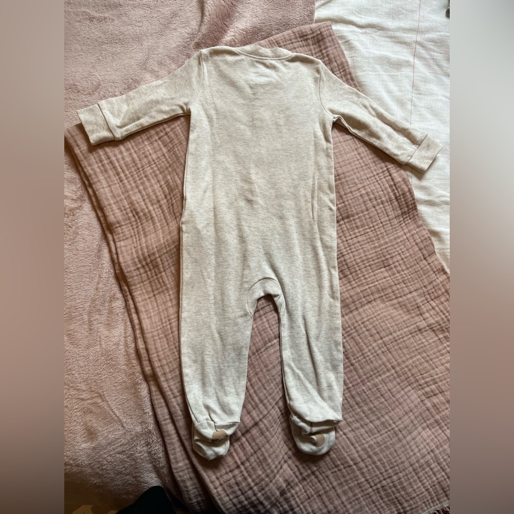 Nike Baby One-Piece Zip Footed Romper Neutral Oat Sports Pajamas - Picture 4 of 6